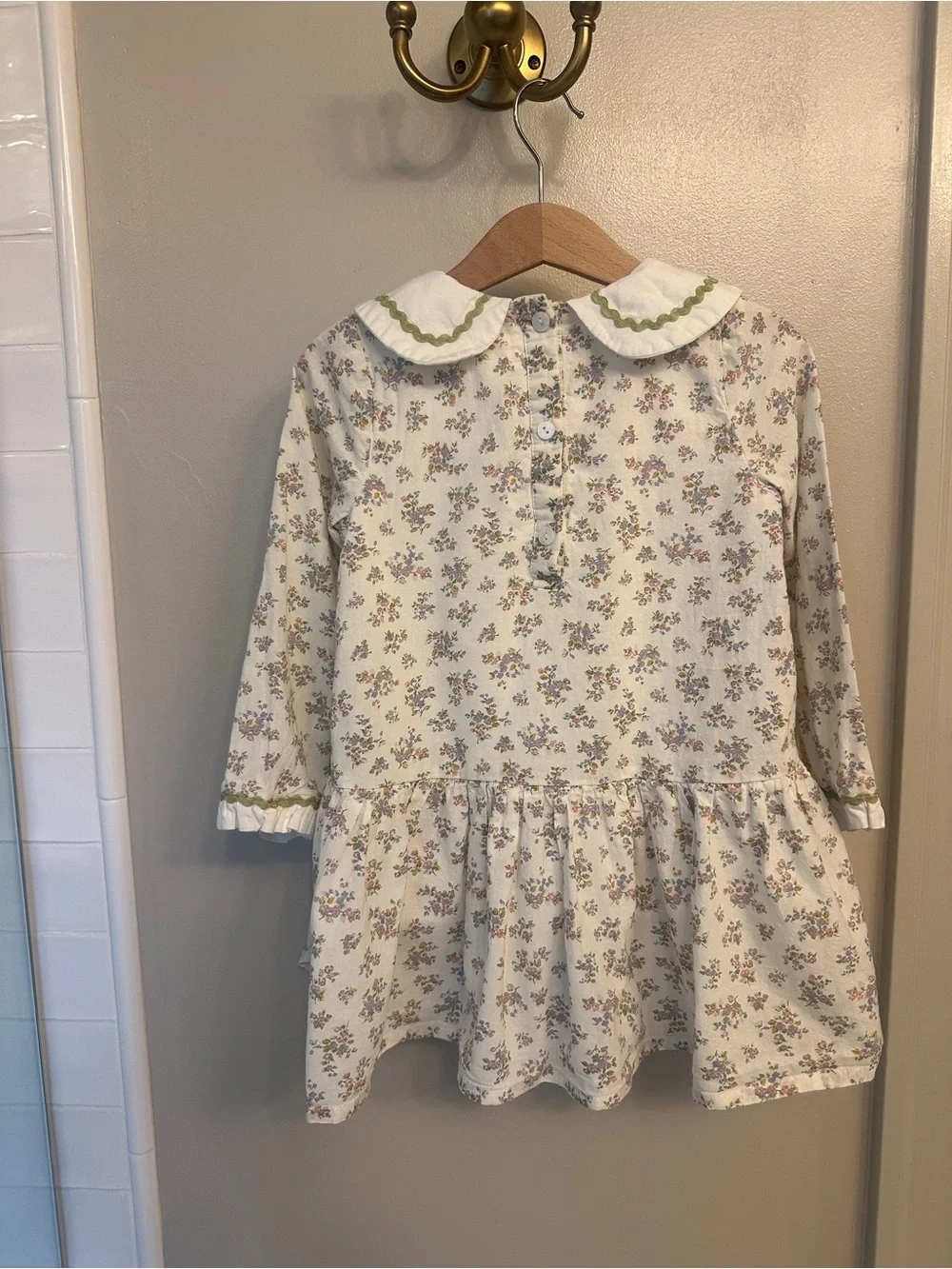 Girls' Floral Peter Pan Collar Dress in Cream and Green